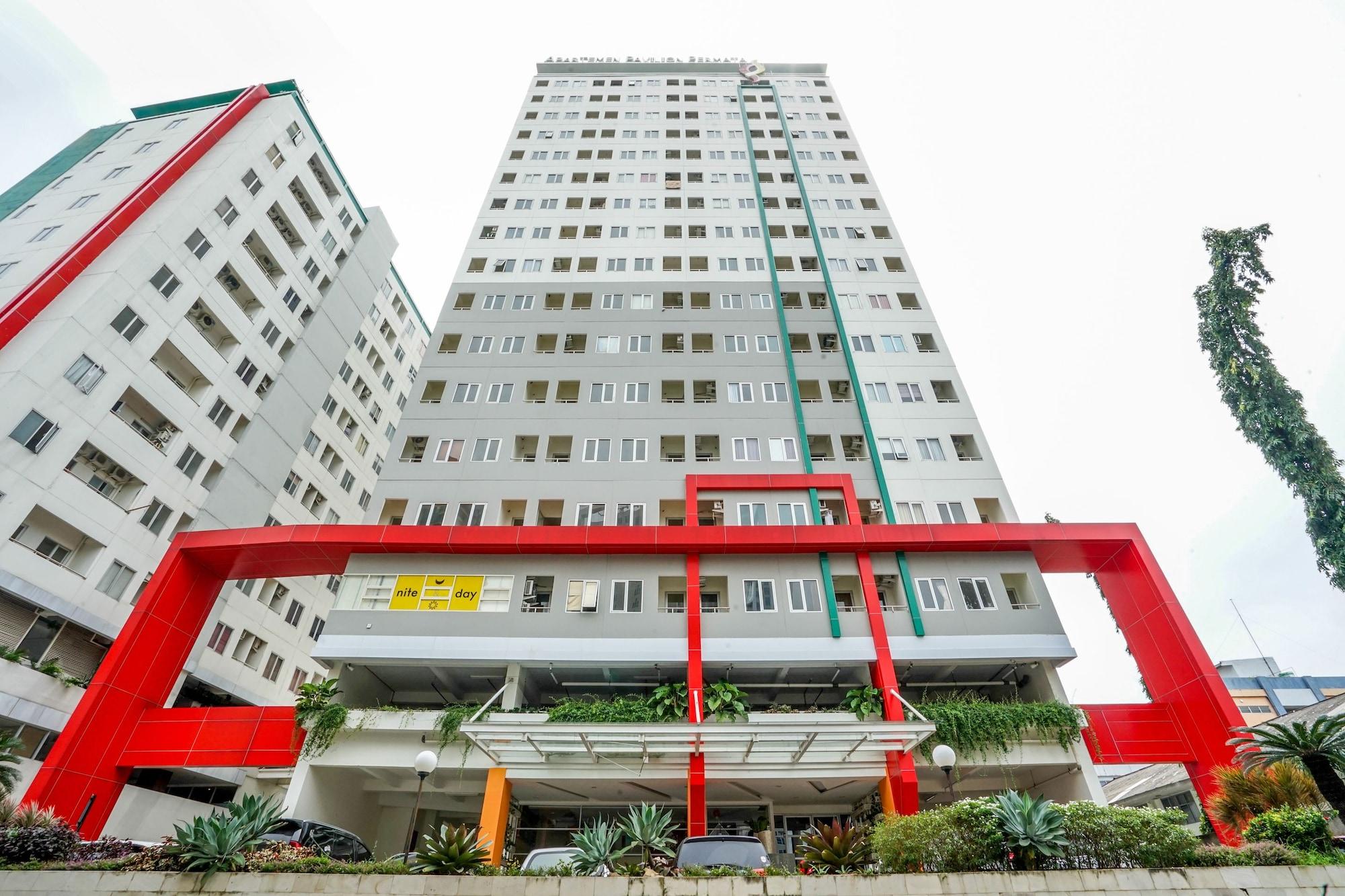 Super Oyo Capital O 91962 Pavilion Permata Сурабая Екстериор снимка